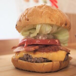 AMPHORA BURGER - ベーコンチーズバーガー