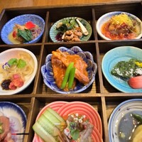 中国料理 「王朝」 - 9品は豆皿で