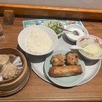 鶏中華 ヤンヤン飯店 - 