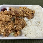 からあげ専門 寺田商店 - 料理写真:唐揚げあいもり弁当のご飯大盛