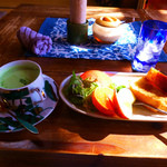 茶房 うえだ - 抹茶オーレとモーニングサービス