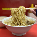 ラーメン二郎 - 小ラーメン、生たまご、ニンニク少なめ、脂