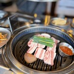 ヨプの黒豚屋 - 