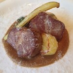 カーサ・デル・チーボ - 12時間火を入れた仔羊 肩ロースのアッグラッサート仕立て シチリア風