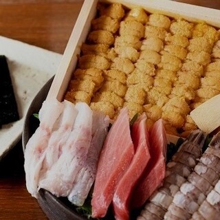 豊洲直送の鮮魚が自慢です。お刺身はもちろん箱うにも！