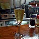 立呑み梅ちゃん - 年金シャンパン