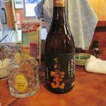 鳥幸 - 芋焼酎宝山（3000円）お湯割りで飲みましたが冬ならではの美味しさです。