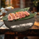 備長炭火焼鳥たまるや - ももタタキ