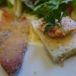 フォセッタ - パルマ産生ハムのムース&鮮魚のカルパッチョ：小坪のいなだ・自家製カラスミ風味