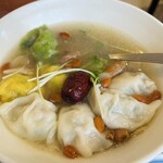 餃子房 ふーが - 料理写真:薬膳スープ餃子（8個入り）@720円