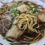 ラーメン 親爺 - 麺の表情など。