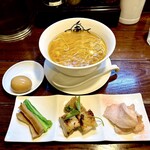 麺屋あごすけ - 鷄塩上湯麵 味付けたまごトッピング