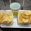 カルビープラス - アスパラベーコン味 と うすしお味 と ポップメロンソーダ