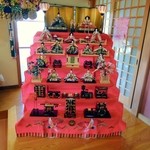 日本料理 にじ - ひな人形が飾ってありました。