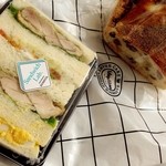 神戸屋キッチン - サンドイッチ、レーズンのパン