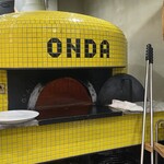 PIZZERIA ONDA - 調理場の薪釜