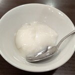 台湾菜館 - 杏仁豆腐