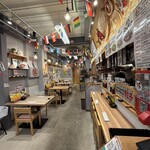 名古屋羽根付き餃子 にこにこ餃子 - 店内