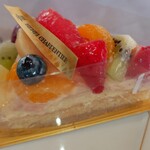 アンリ・シャルパンティエ - 料理写真:8種のフルーツタルト
