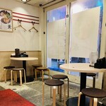 伝統熊本豚骨 伝 - 店内