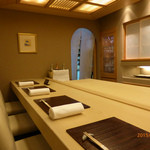 銀座 小十 - 美しいカウンター席