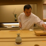銀座 小十 - 奥田透・オーナー料理長の包丁さばきを楽しむ