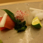 銀座 小十 - お造り（大間のまぐろ、平目、いか）ニュージーランドの塩で