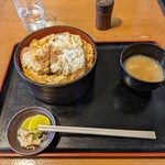 山口家 - カツ丼  大盛り(1100円)