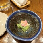 藤よし - お通し、お麩かな？