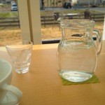 カフェ ド ロウ - 水差しもかわいい