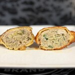 餃子の馬渡 - プレーン手羽餃子、甘辛手羽餃子・断面