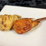 餃子の馬渡 - ■プレーン手羽餃子 ¥394 ■甘辛手羽餃子 1本 ¥394