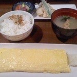 Izakaya Sendou Kombi - 出し巻定食　税込680円