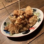 からあげ 金と銀 - 料理写真:金のもも肉からあげ(4個入)520円・銀のむね肉からあげ(4個入)520円 2026/03