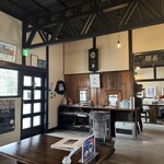 赤い屋根の喫茶店 駅舎 - 