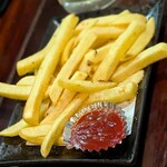さっぽろ - ポテトフライ…もかなりの量よ⤴⤴
