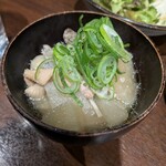 焼鳥どろまみれ - 煮込み。　味付けがちょうどよく汁まで飲める！