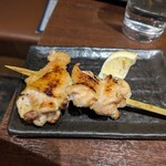 焼鳥どろまみれ - 鶏そで　火入れ、肉質、塩味ともに美味。