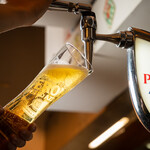 ベルクオーレ - ドリンク写真:イタリア産生ビール「ペローニ」ご用意しております。