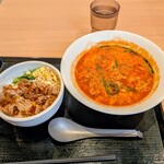 焼きたてのかるび - ユッケジャンスープとミニカルビ丼セット880円