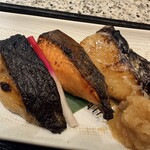 魚久 イートイン あじみせ - あじみせ定食2145円　左から銀鱈、鮭、鰆