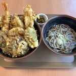 天ぷら 豊野 - 海鮮天丼〜この日はそば付き