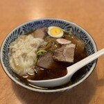 倉一廊 - 料理写真:チャーシューワンタン麺　チャーシュー、スープうまい！