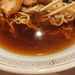 銀銀食堂 - 正油ラーメン のスープ