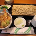 手打そば 尾沼 - ランチのせいろセット「海老と野菜の天丼」（1,300円）