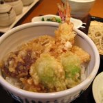 手打そば 尾沼 - ランチの海老と野菜の天丼