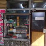 橋本屋食堂 - 店の正面左半分