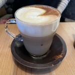 ハイ ハーバー - ドリンク写真:カフェラテ