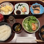 臼臼 - 臼臼御膳