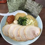 横浜家系ラーメン 魂心家 - 料理写真: